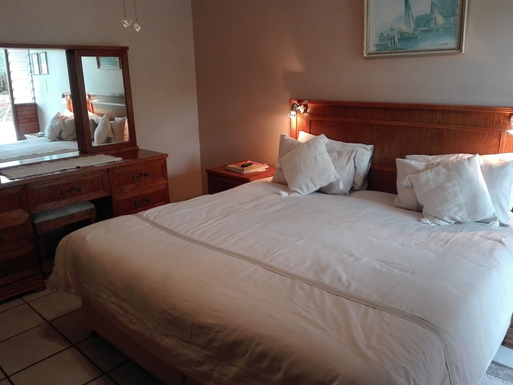 Basic Double Room, 1 Double Bed, Non Smoking photo 2