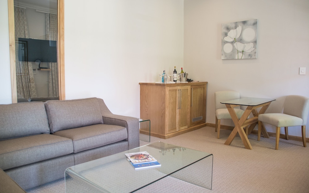 Luxury Suite, 1 Bedroom, Terrace, Courtyard View