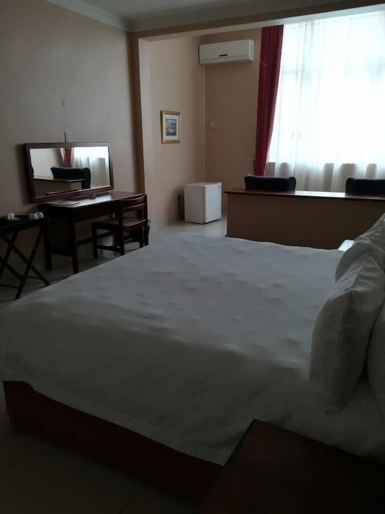 Standard Double Room, Courtyard View - Photo 3