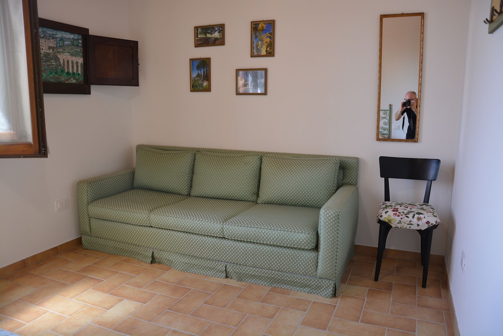 Apartment, Hill View photo 1