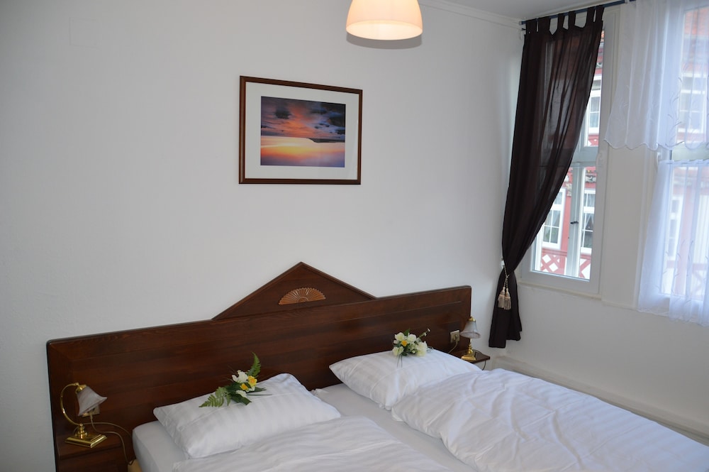 Economy Double Room photo 3