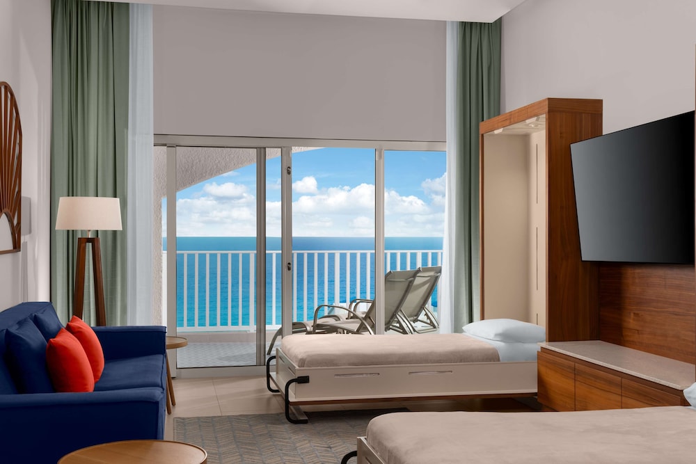 Premium Ocean View Suite - 1 King 2 Murphy Beds - Photo 4