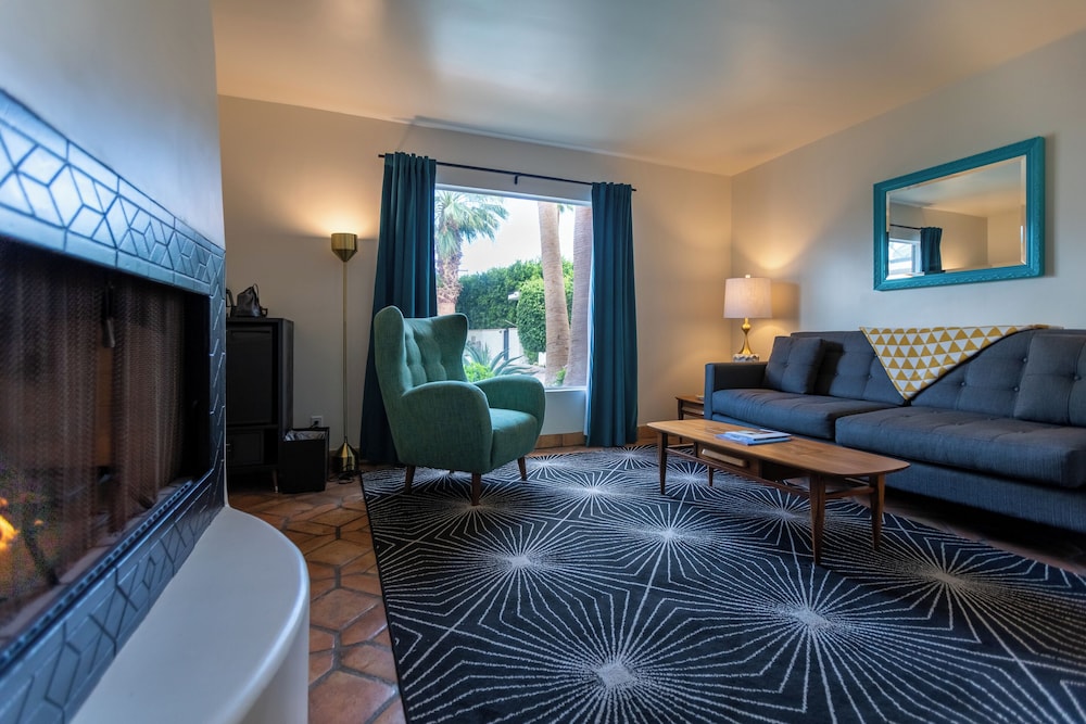 Villa Rosa 2 Bedroom Impala ( Across street from hotel)