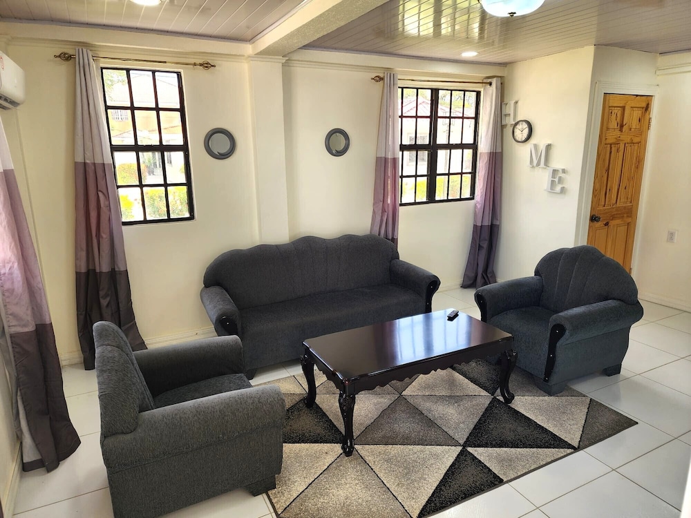 Luxury Apartment, 3 Bedrooms, Patio, Courtyard Area photo 1