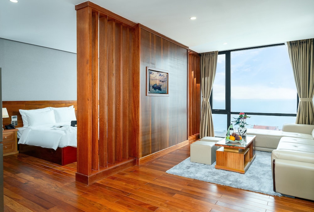 Deluxe Suite, Seaview photo 3