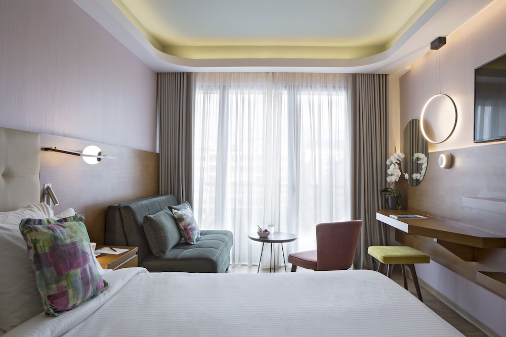 Executive Room, 2 Twin Beds, City View