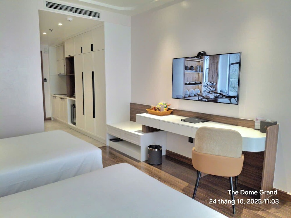 Deluxe Twin Room, City View photo 2