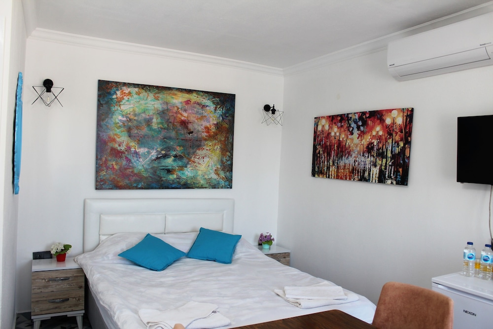Economy Room, 1 Double Bed, Patio, Pool View