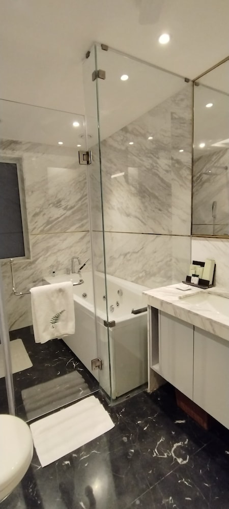 Fern Club Suite