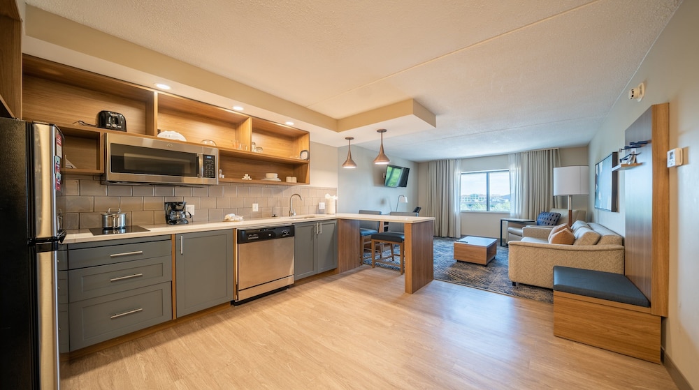 Suite - Photo 6