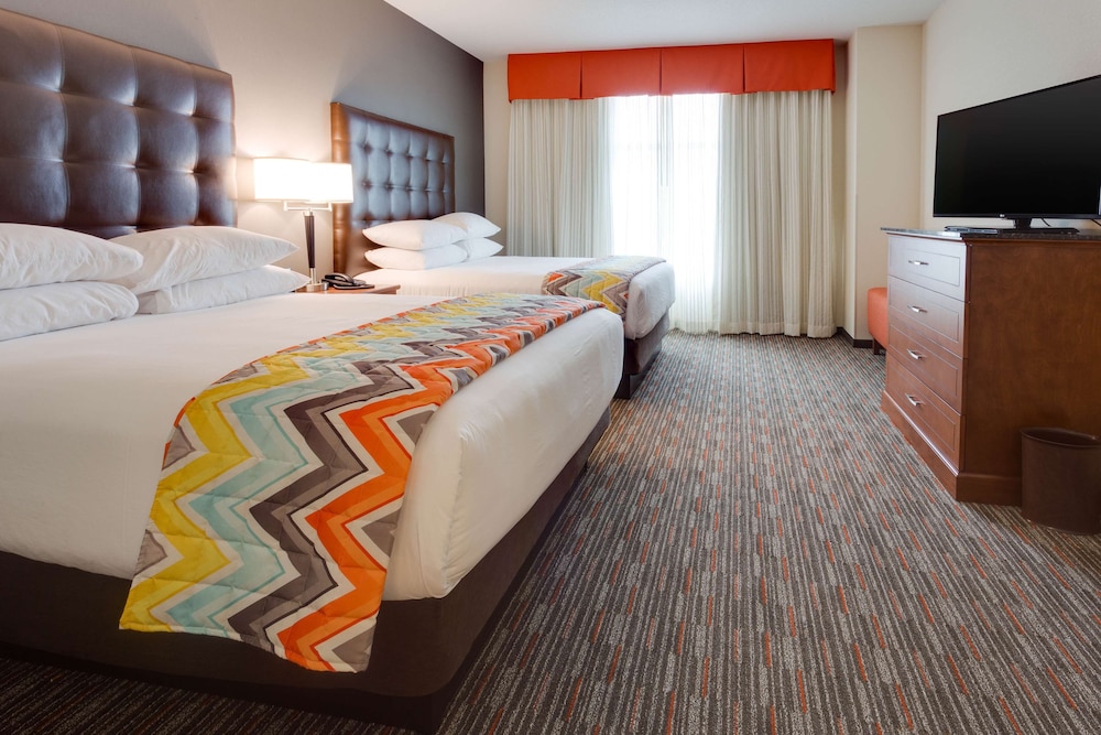 Suite, 2 Queen Beds, Accessible, Refrigerator & Microwave (Sofabed, 2 Rooms, Tub)