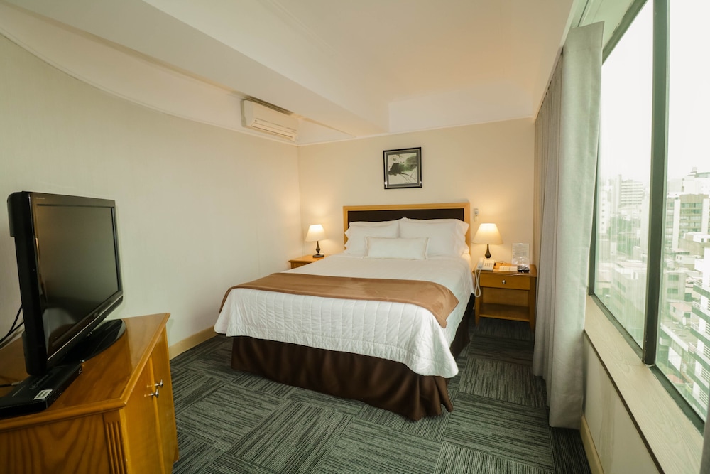 Executive Suite, 1 Queen Bed - Photo 1