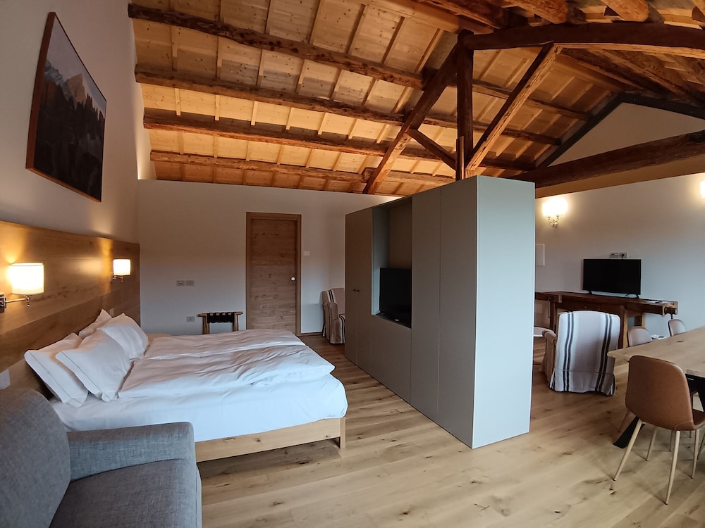 Suite, Mountain View