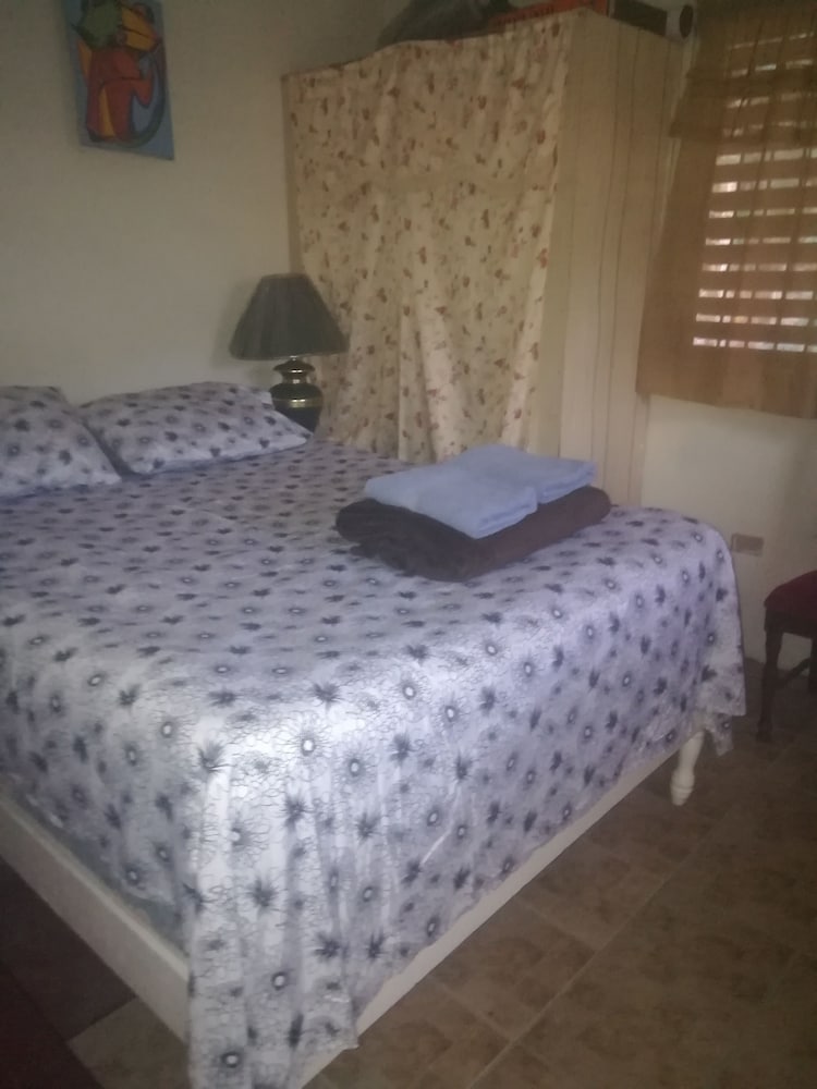 Estudio, 1 cama doble, no fumadores, vista a la colina