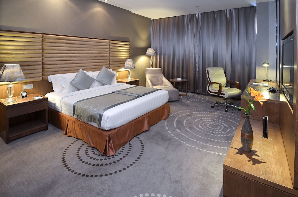 Deluxe Room, 1 King Bed, River View (Fleuve) photo 2