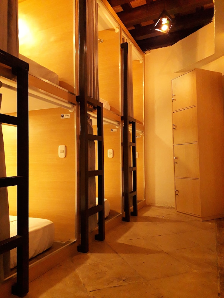 Basic Shared Dormitory, Multiple Beds, Non Smoking, Private Bathroom (6 People) photo 1
