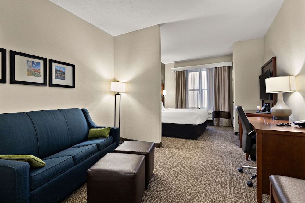 Suite, Non Smoking - Photo 1