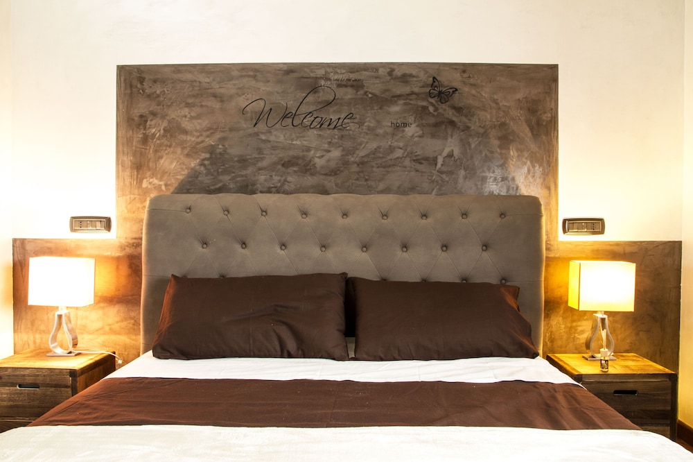 Classic Suite, 1 Bedroom, Private Bathroom, Tower photo 2