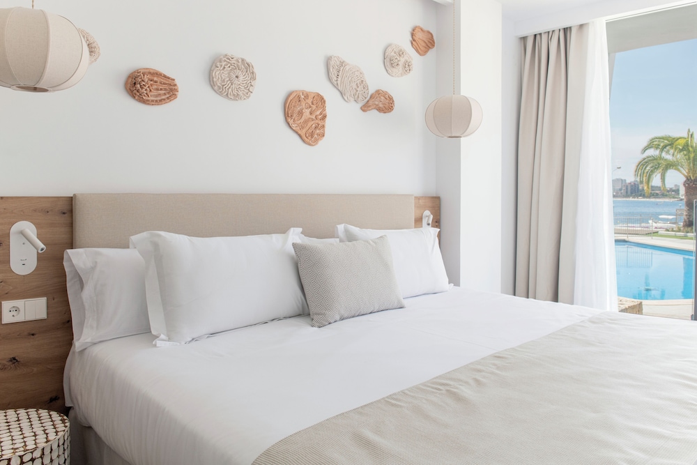 Suite, 2 Bedrooms, Sea View (Frontal 2+3 Children free)