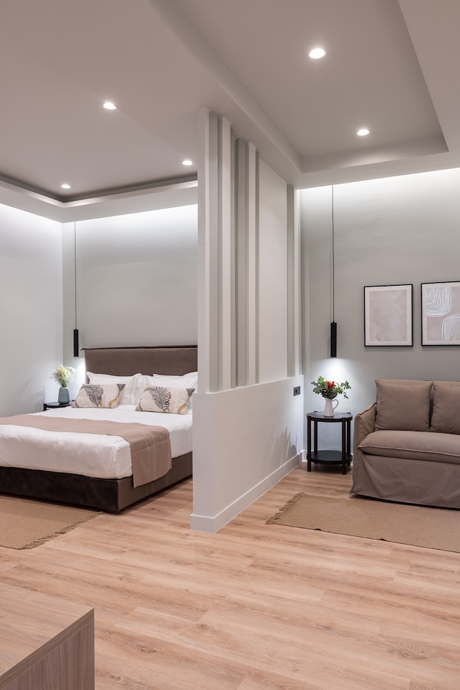Deluxe Triple Room, Courtyard View