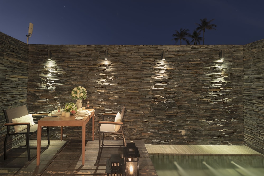 Deluxe Suite Plunge Pool with Free Minibar - Photo 3
