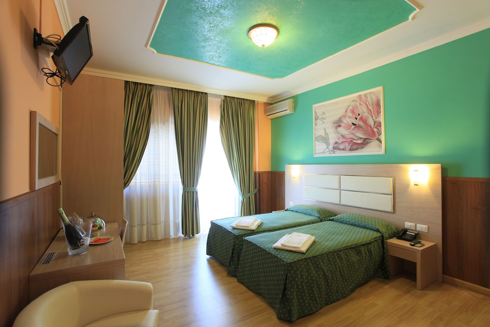 Economy Double or Twin Room - Photo 3