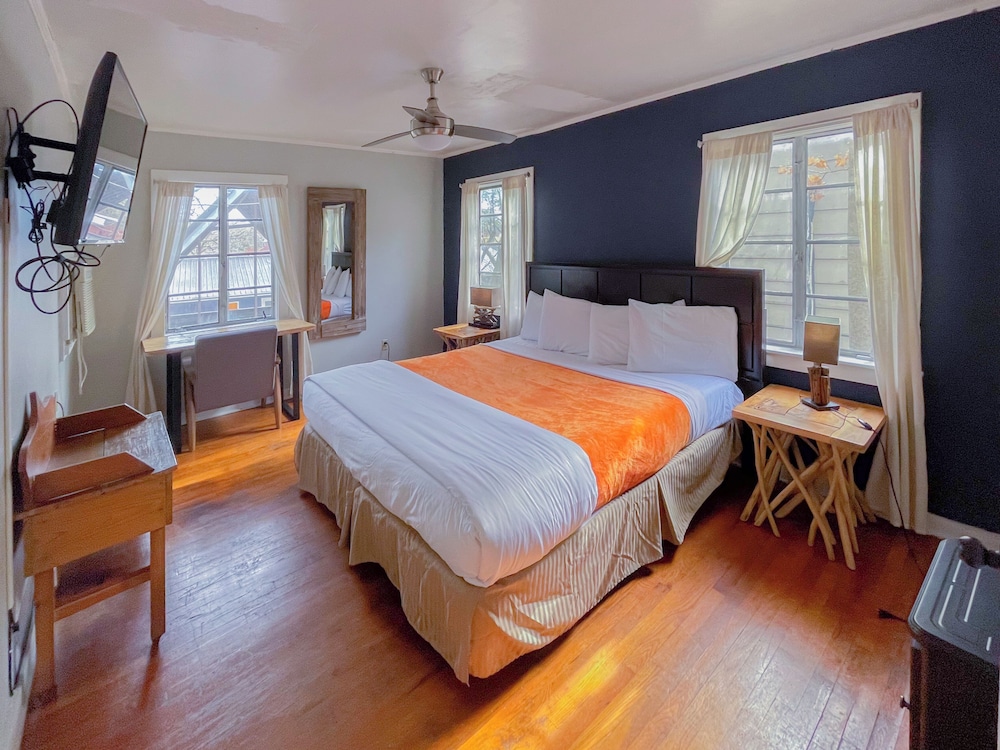 Standard Cabin, 1 King Bed, Non Smoking, Kitchen photo 2