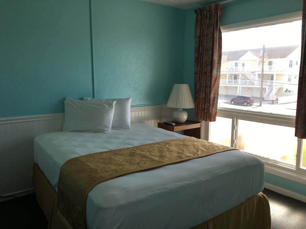 Standard Room, Multiple Beds, Kitchenette photo 3