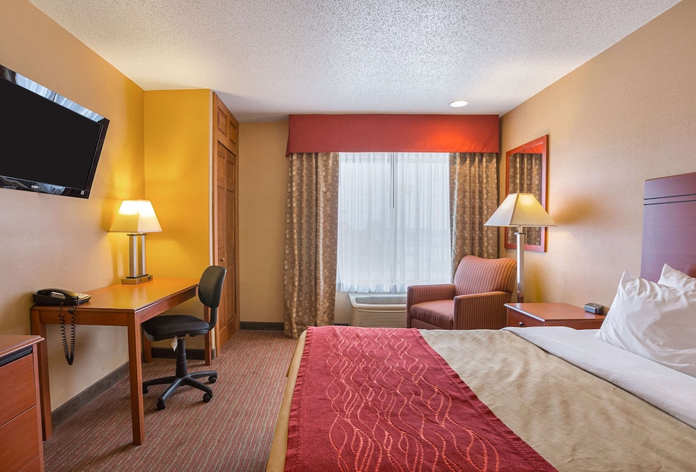 Standard Room, 1 Queen Bed, Non Smoking - Photo 5