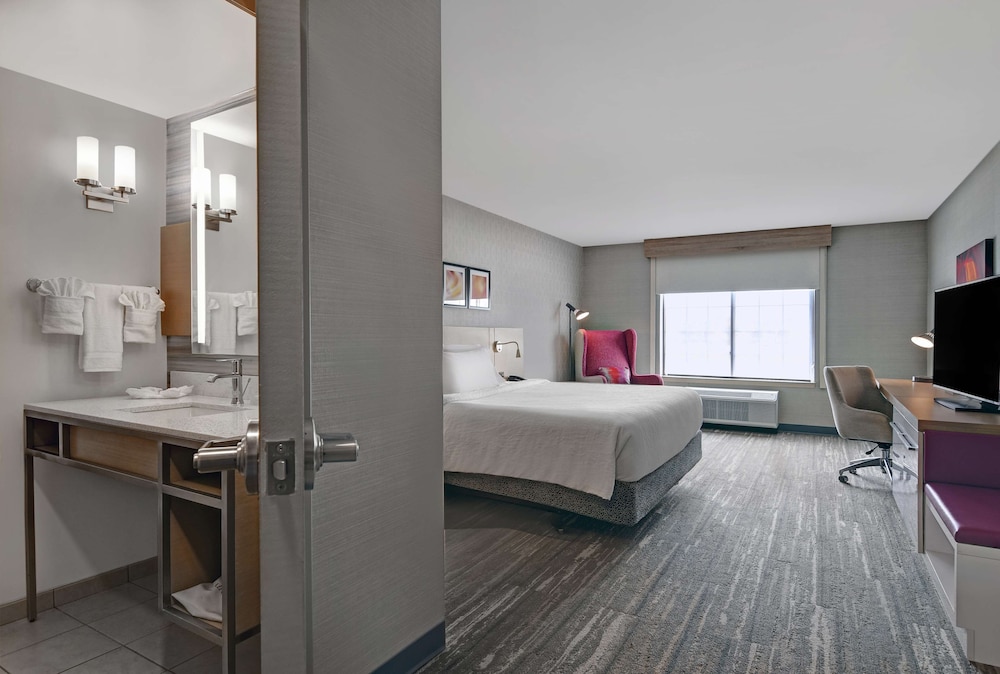 Room, 1 King Bed, Accessible - Photo 3