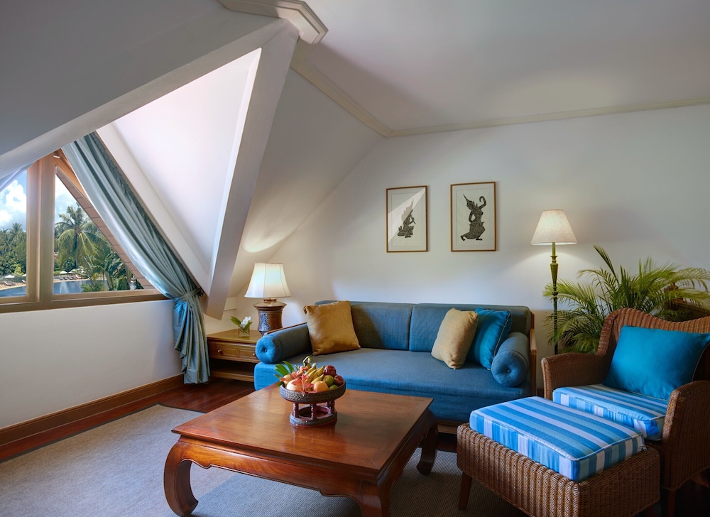 Suite (Duplex) - Photo 3