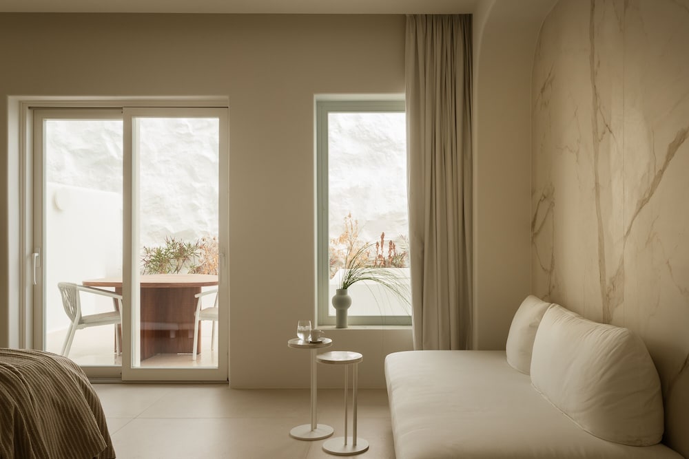 Junior Suite, 1 King Bed, Jetted Tub - Photo 5