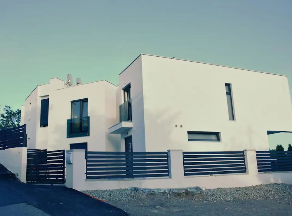 Villa (Four Bedroom Villa)