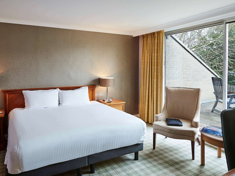 Junior Suite, 1 King Bed, Balcony photo 1