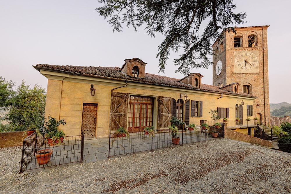 House (Casa Camelia)