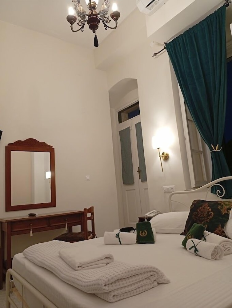 Comfort Double Room, Balcony, Partial Sea View photo 3