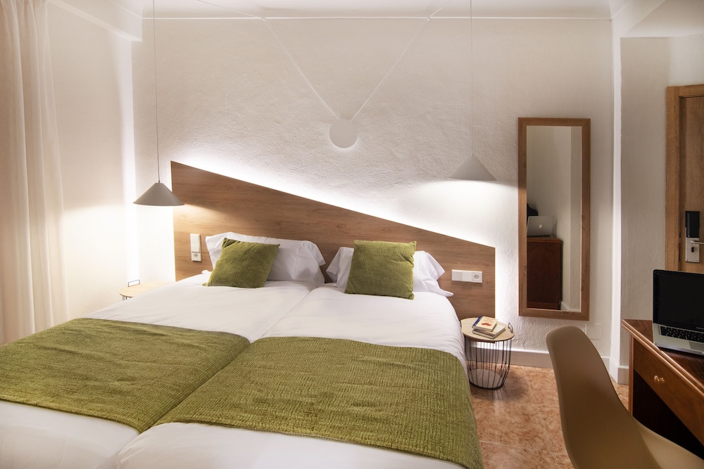 Double Room - Photo 2