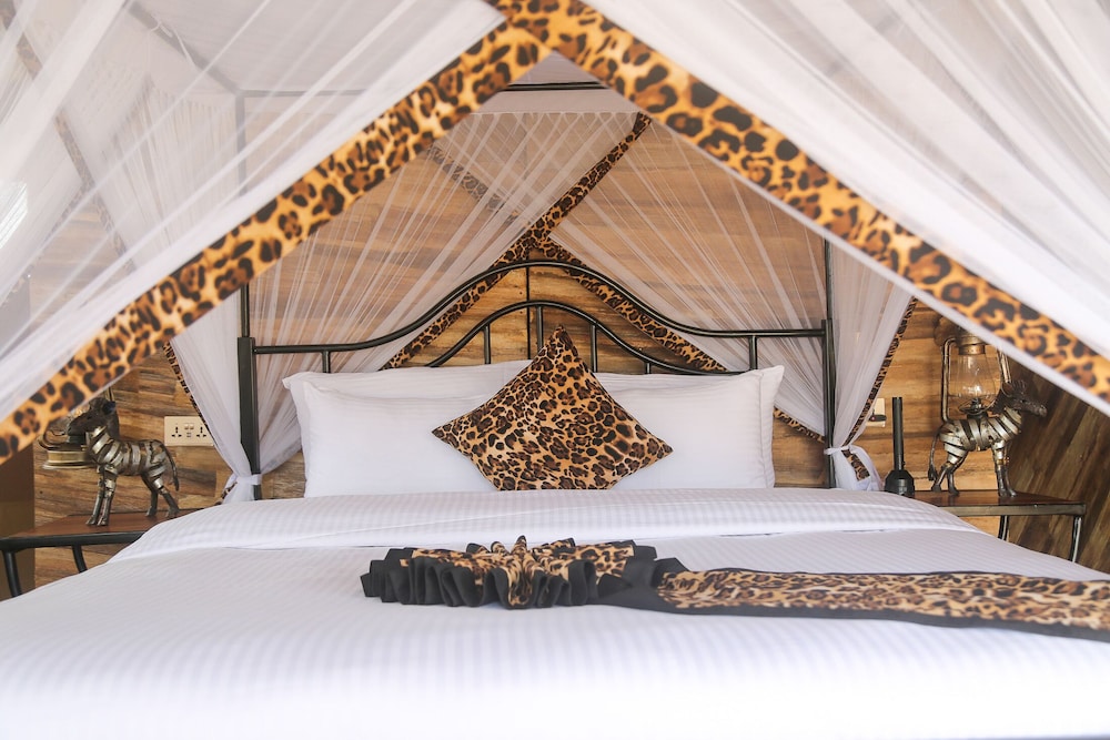 Luxury Double or Twin Room photo 3