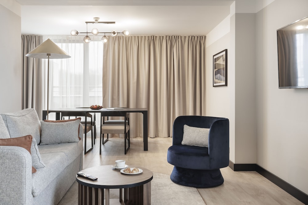 Grand Suite, 2 Bedrooms - Photo 5