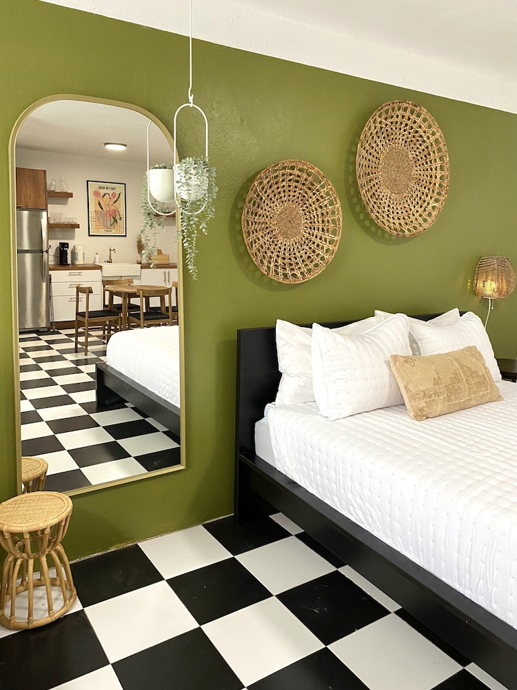 Design Studio Suite, Corner photo 3