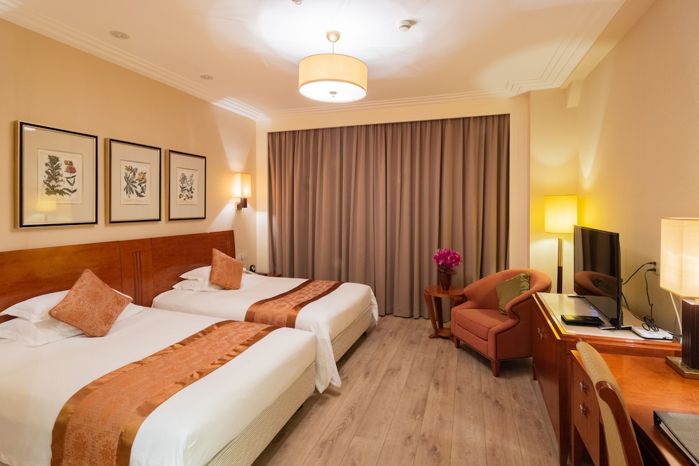 Luxury Room, 1 King Bed, City View photo 1