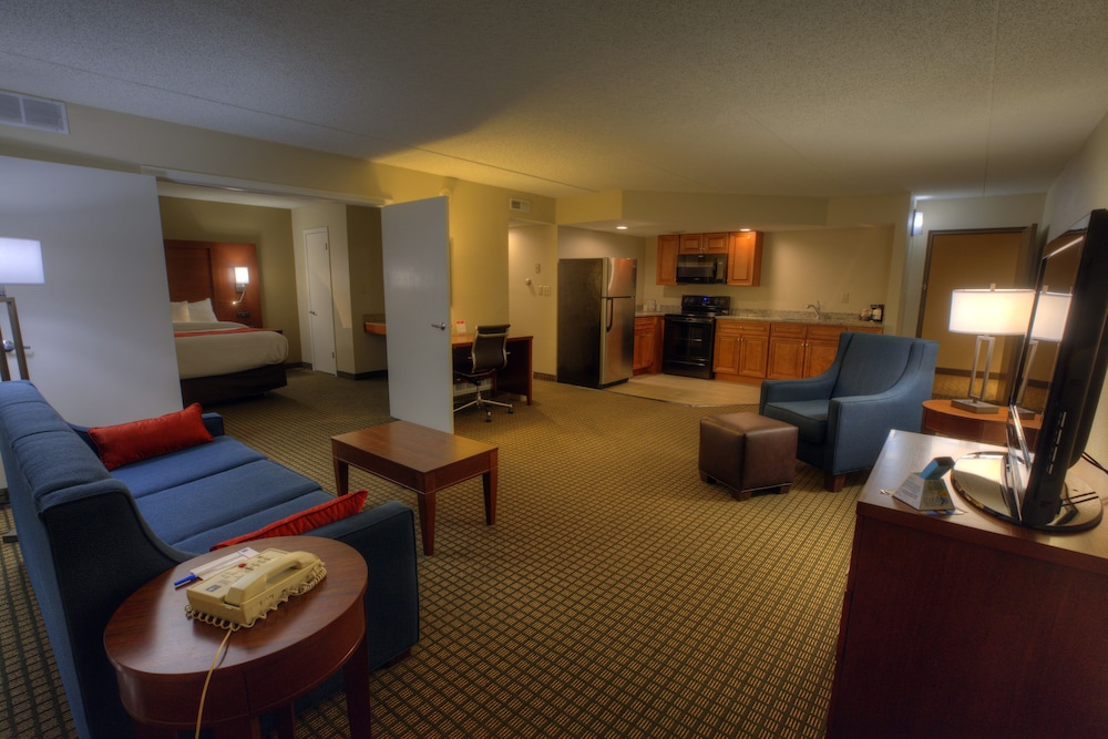 Suite, 1 King Bed with Sofa bed, Non Smoking - Photo 3