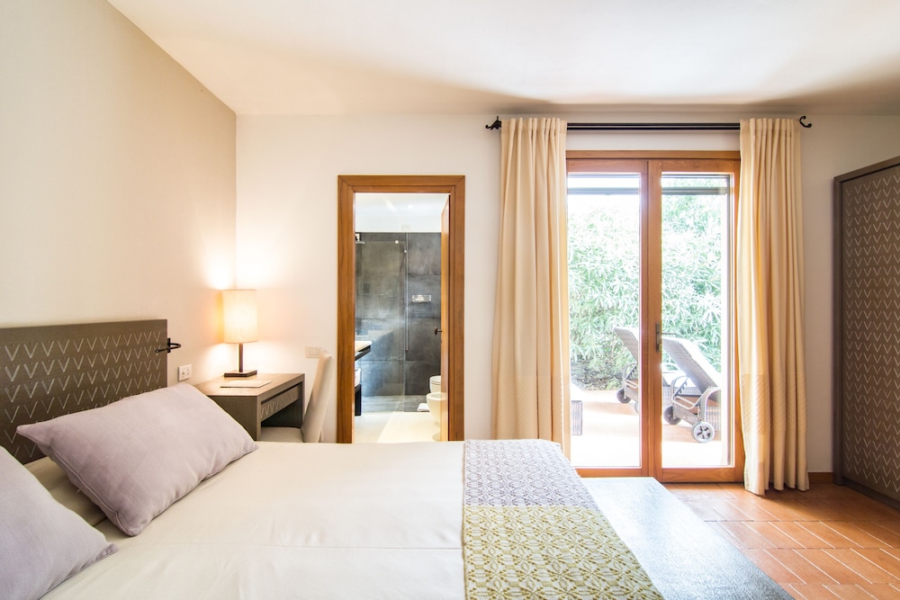 Classic Double Room, Partial Sea View photo 3