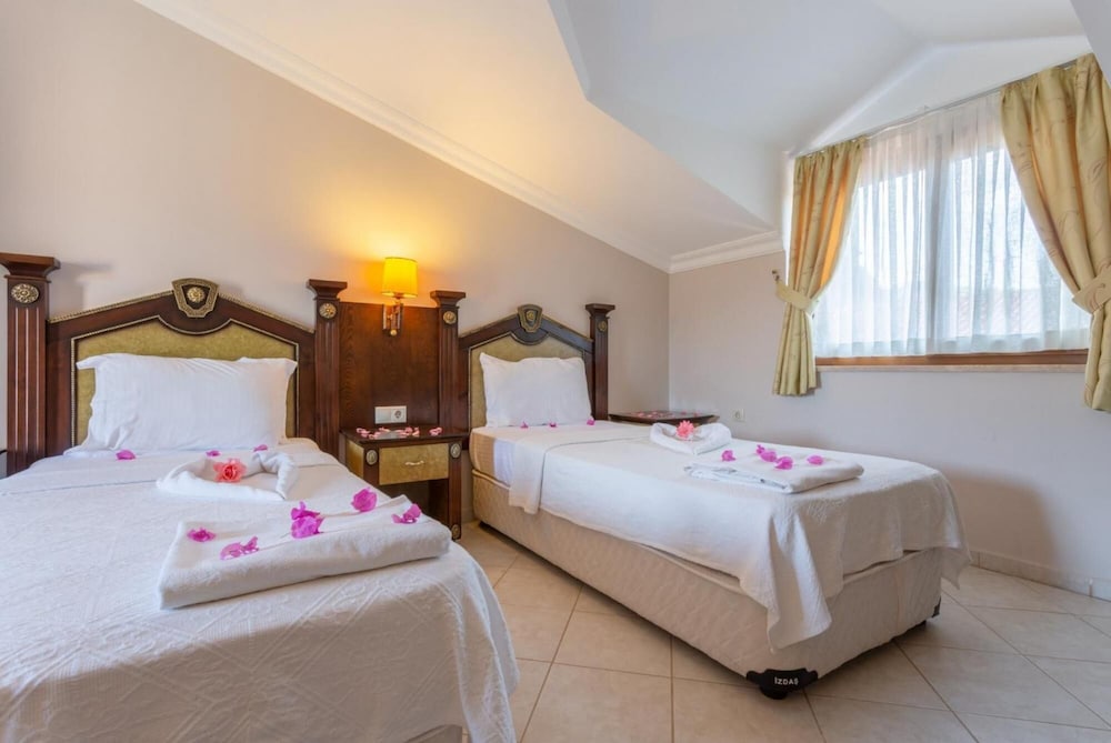 Double Room - Photo 15