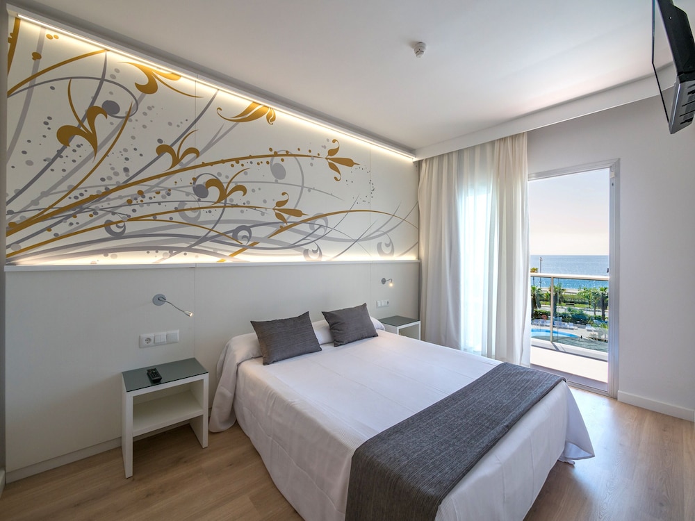 Comfort Room, Pool View (2 Adults and 2 children)