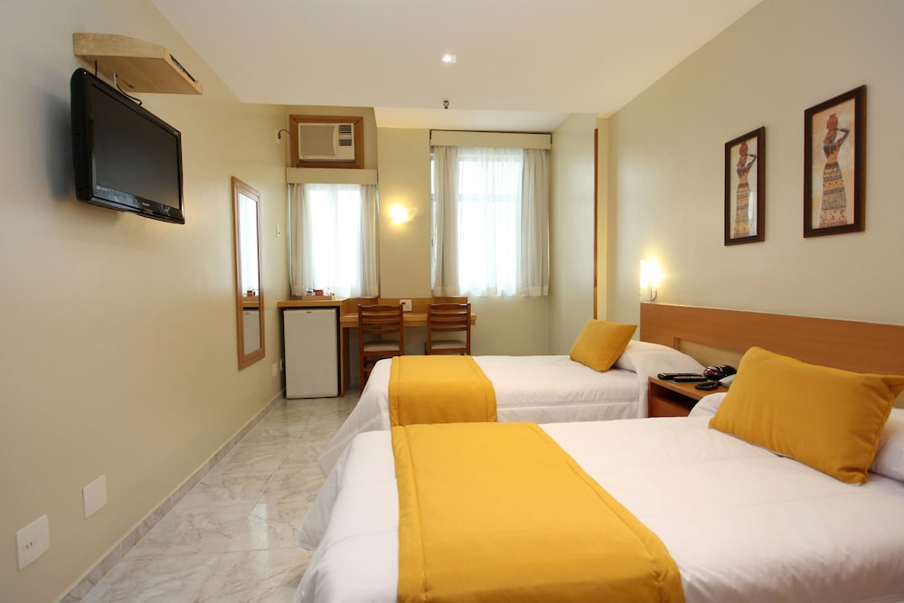 Standard Twin Room, 2 Twin Beds thumbnail 5