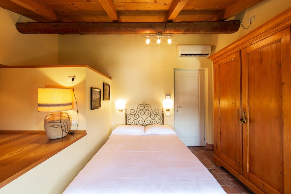 Economy Room photo 3