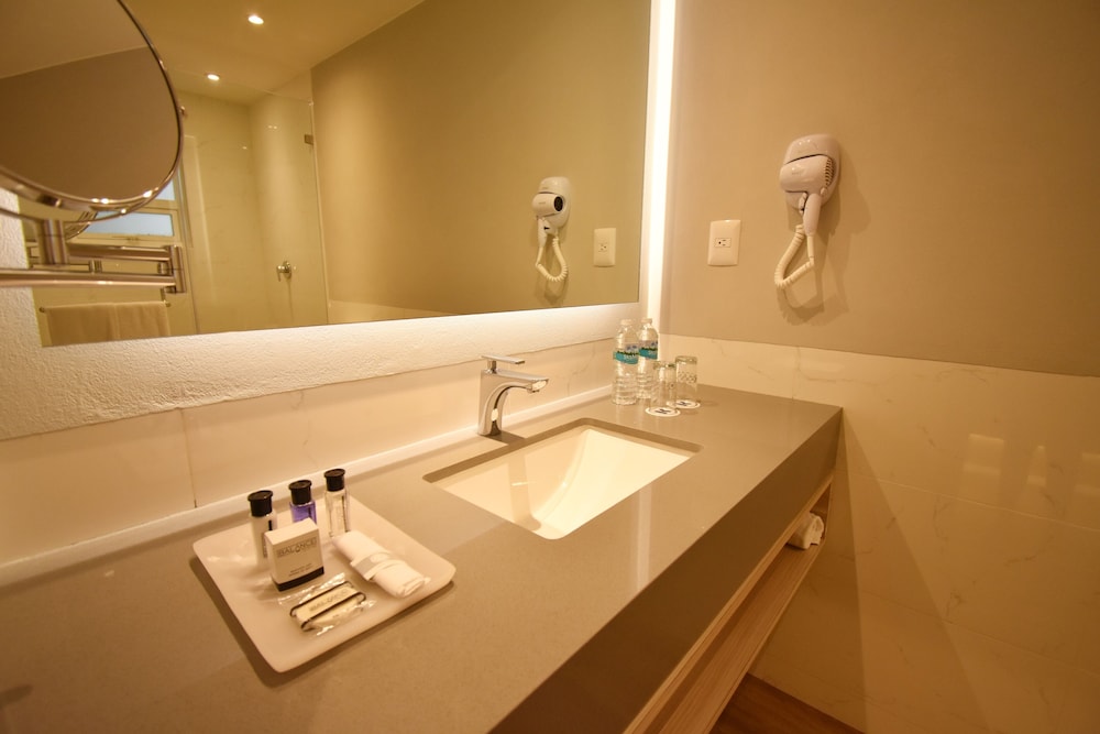 Premier Double Room - Photo 16