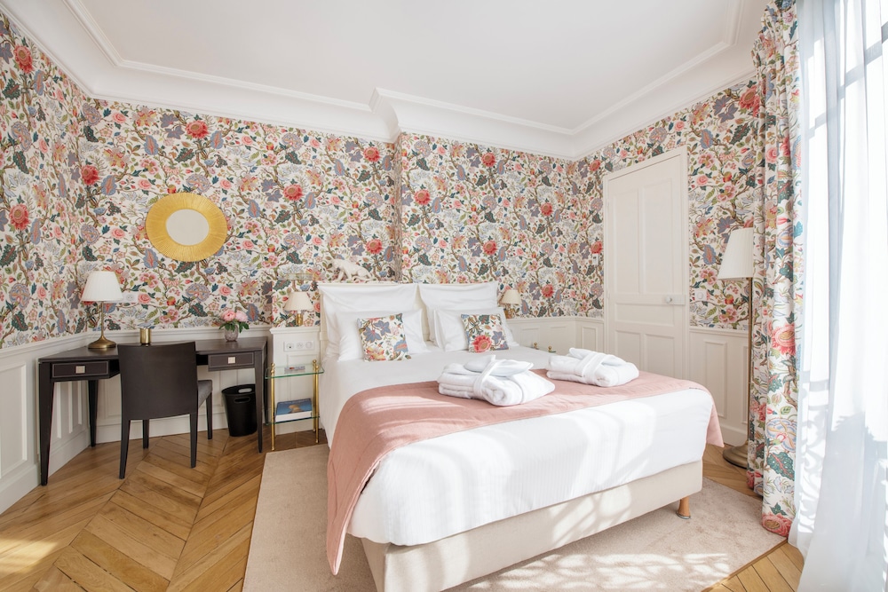 Luxury Apartment, Balcony, City View (TOURMALINE)