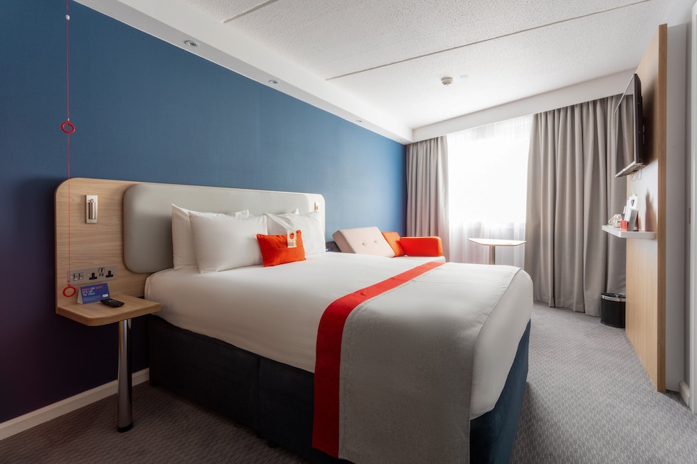 Standard Room, 1 Double Bed, Accessible (with Free Hot Breakfast) - Photo 1